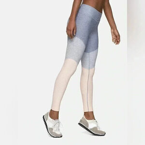Outdoor Voices 7/8 Springs Legging in Lake/Dove/Rose Quartz Size Medium